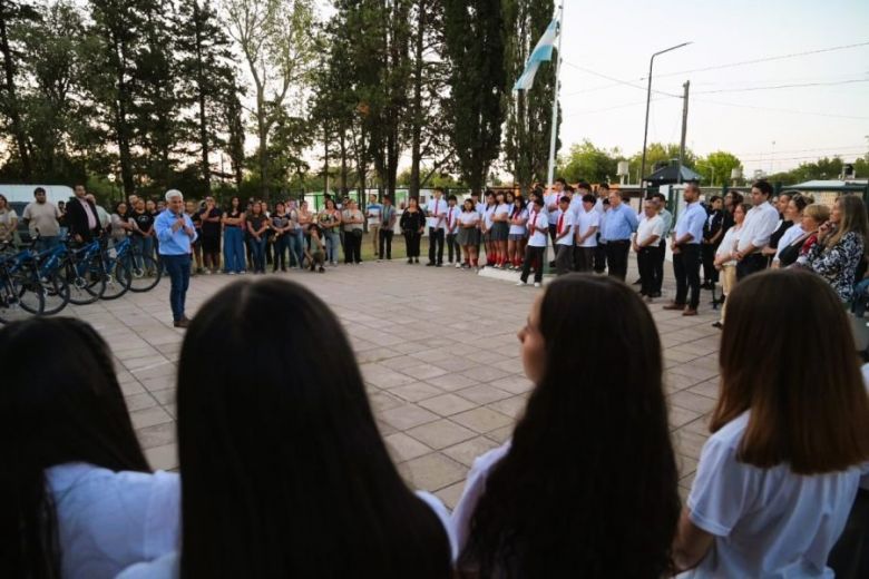 La comunidad de la Escuela N°1 de Naschel recibió el Plan TuBi con los brazos abiertos