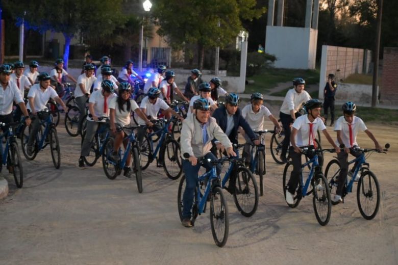 La comunidad de la Escuela N°1 de Naschel recibió el Plan TuBi con los brazos abiertos