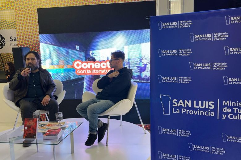 Más de 150 autores comparten ideas y sueños en el stand de Cuyo
