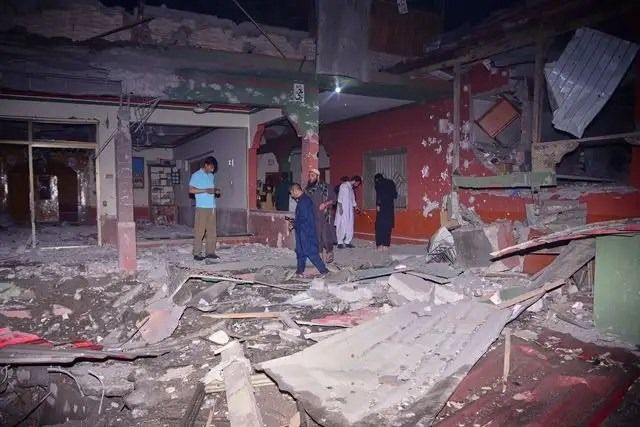 India lanza ataques aéreos contra "infraestructuras terroristas" en Pakistán