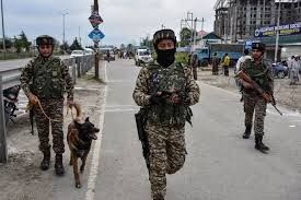 India lanza ataques aéreos contra "infraestructuras terroristas" en Pakistán