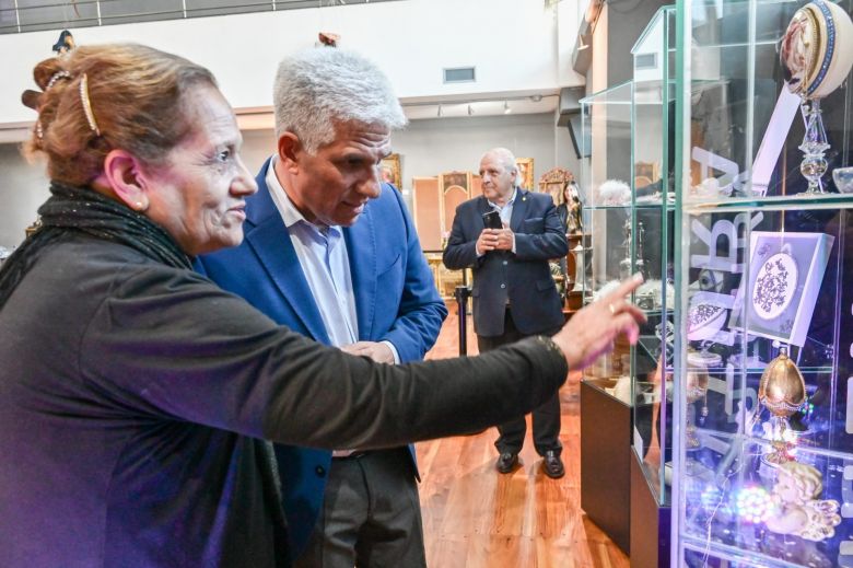 El Gobernador visitó el cierre de la muestra de arte y antigüedades ‘Atemporal’