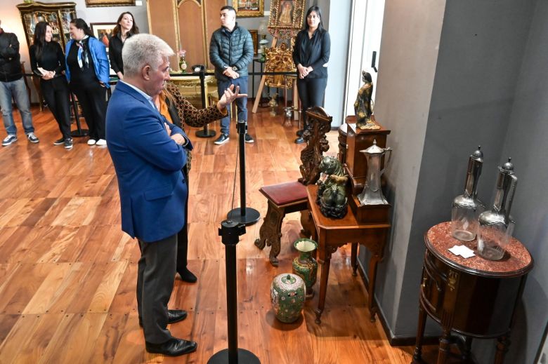 El Gobernador visitó el cierre de la muestra de arte y antigüedades ‘Atemporal’