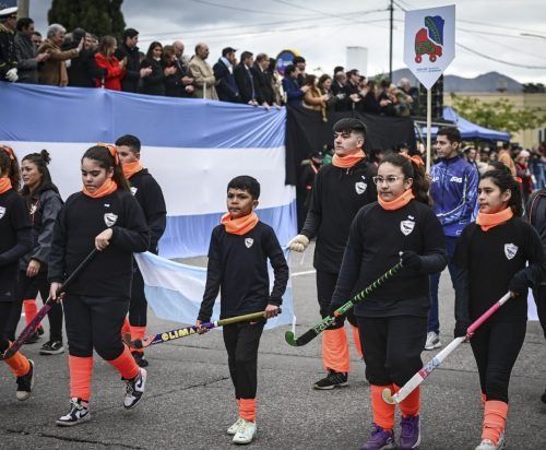 Ya hay más de 100 escuelas inscriptas para el desfile del 25 de Mayo