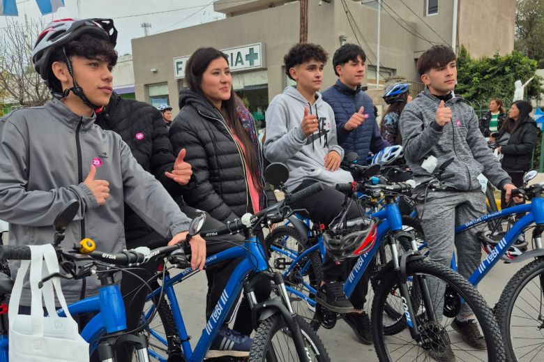 Entregaron bicicletas a más de 60 estudiantes de San Francisco del Monte de Oro 