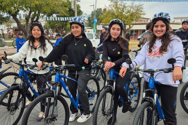 Entregaron bicicletas a más de 60 estudiantes de San Francisco del Monte de Oro 