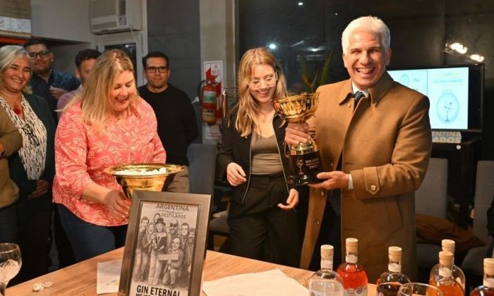El Gobernador visitó ‘Gin Eternal’, la mejor destilería de la Argentina en 2025