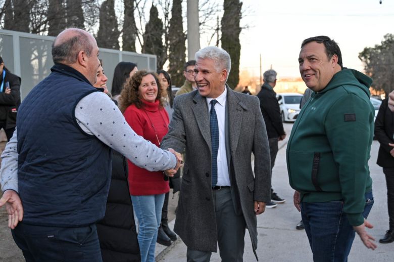 El Gobernador acompañó al intendente de Juana Koslay en la inauguración de una obra