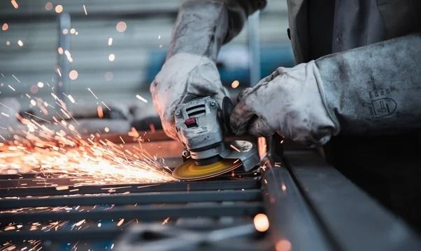 El Gobierno redujo aranceles a la importación de maquinarias y herramientas industriales