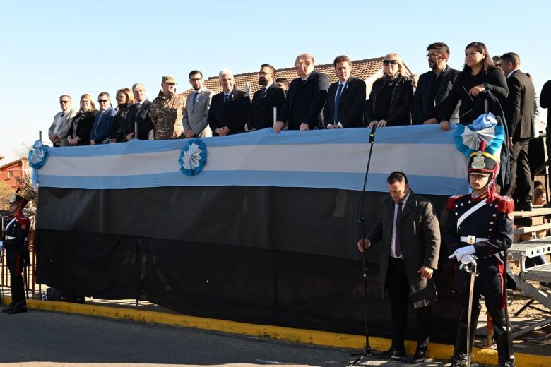 Con un multitudinario desfile, homenajearon al Padre de la Patria en Villa de Merlo