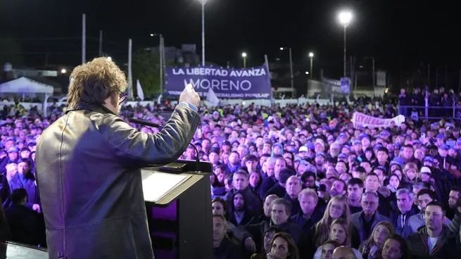 Milei rechazó las “operaciones”, defendió a su hermana y dijo que LLA y el peronismo están en “empate técnico”