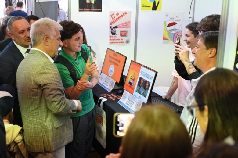 Poggi acompañó la apertura de la ‘Expo al Futuro’ 2025 en Villa Mercedes