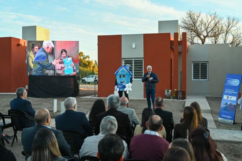 El Gobernador dio precisiones del plan de viviendas ‘Tenemos Futuro’