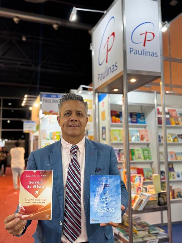 Gustavo “Tata” Luna Orellano en la Feria Literaria “Lee 2025”