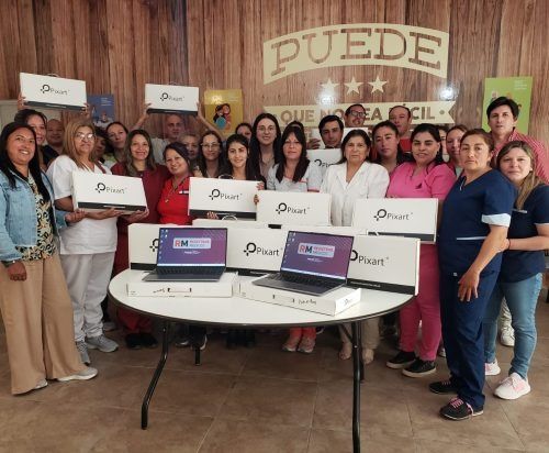 San Luis fortalece su red de registros médicos con 744  computadoras entregadas