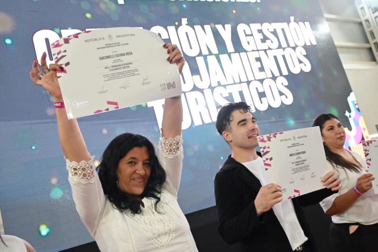 &ldquo;Es un gran &eacute;xito&rdquo;: la UPrO concluy&oacute; su 2025 con 2.500 egresados