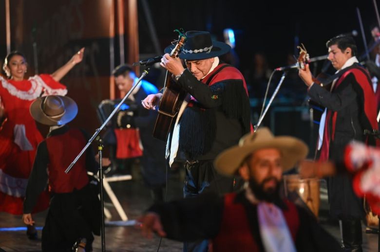 Las fotos de la primera noche de la Fiesta Nacional de la Calle Angosta