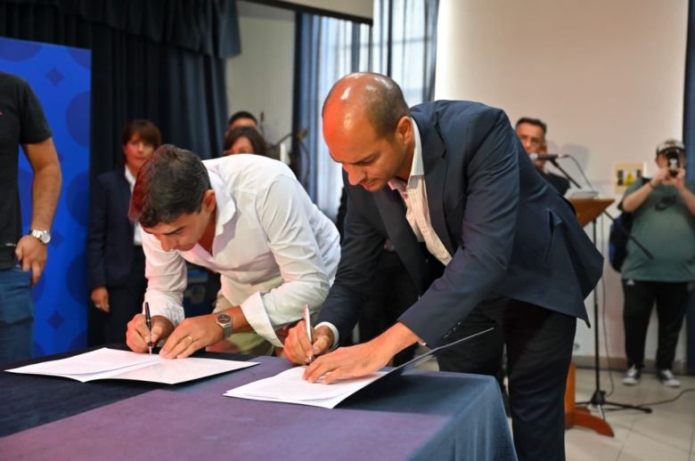 En Villa Mercedes, Poggi lanz&oacute; el Boleto Estudiantil Gratuito 2026