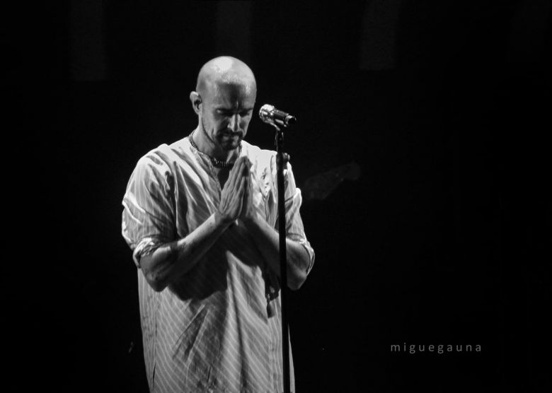 Abel Pintos cerr&oacute; una noche inolvidable en Calle Angosta