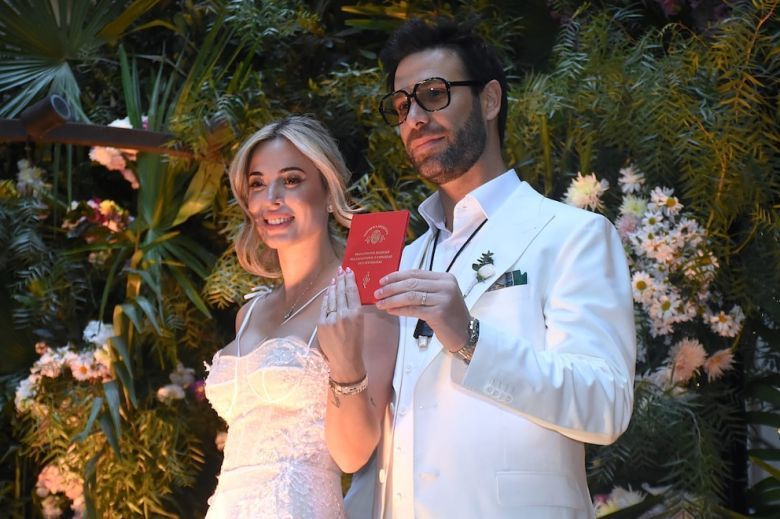 Allanaron a Jesica Cirio y a El&iacute;as Piccirillo tras la difusi&oacute;n de videos de la modelo con miles de d&oacute;lares en efectivo