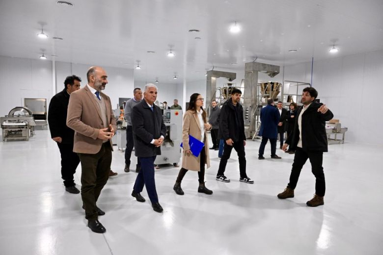 El Gobernador visit&oacute; la planta de Carin Puntana para conocer sus nuevos proyectos