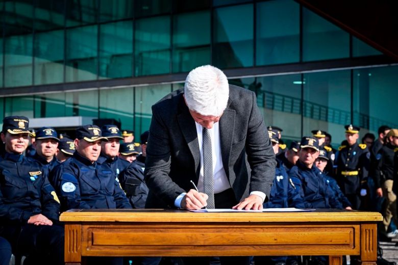 La Provincia llam&oacute; a licitaci&oacute;n para incorporar veh&iacute;culos destinados a la Polic&iacute;a de San Luis