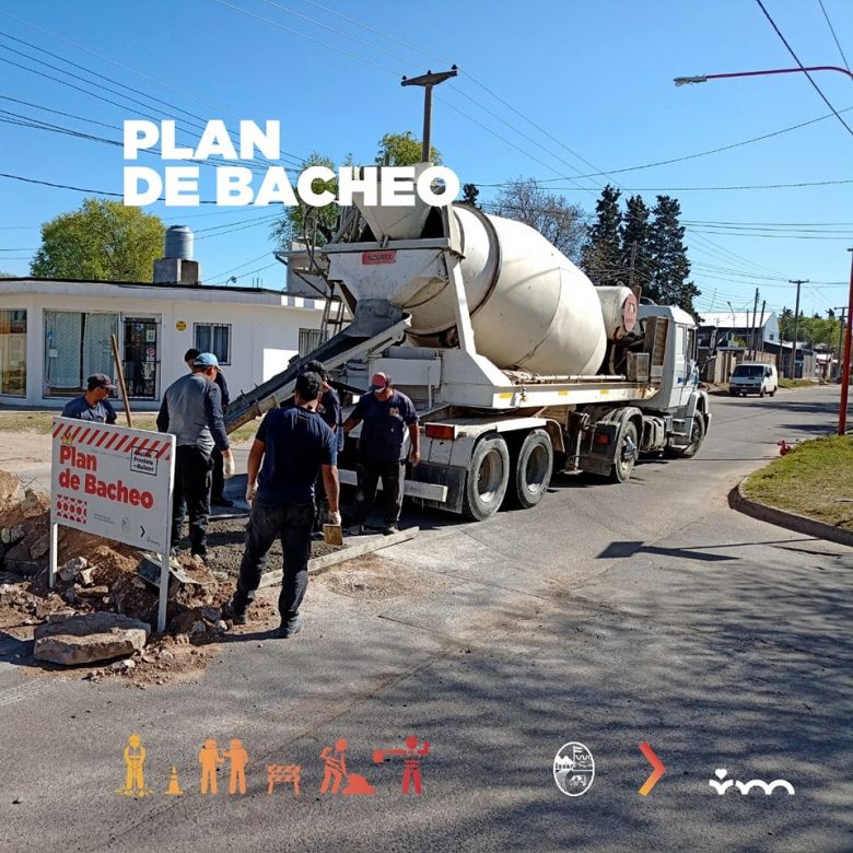 Continúan los arreglos de pavimento en el barrio 828 Viviendas