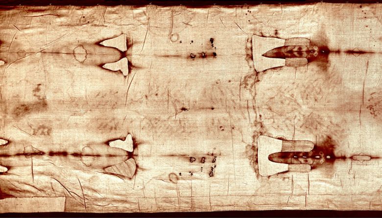 Misterios del Santo Sudario: la prueba de radiocarbono, el lienzo del siglo I y las monedas sobre los ojos de Cristo