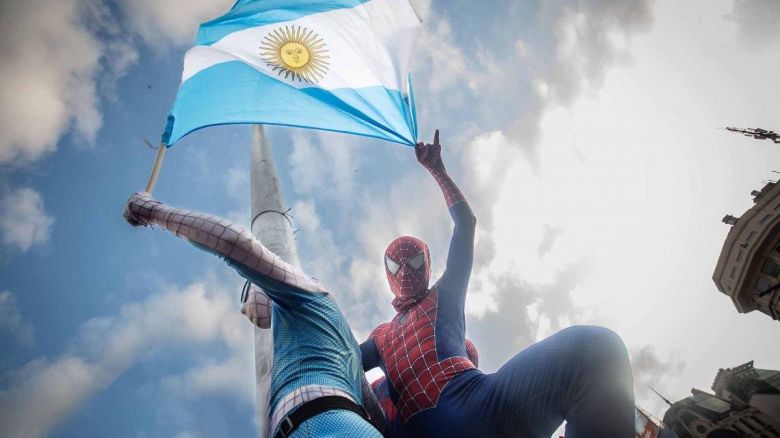 Más de 1.000 personas disfrazadas de Spider-man en el Obelisco superaron un récord Guinnes