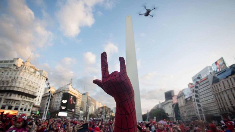 Más de 1.000 personas disfrazadas de Spider-man en el Obelisco superaron un récord Guinnes