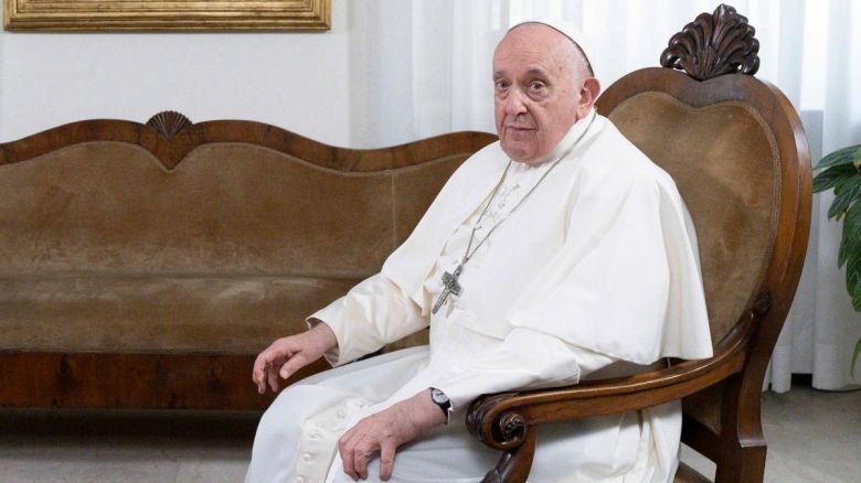El Papa llamó a "desmasculinizar" la Iglesia y pidió más presencia femenina